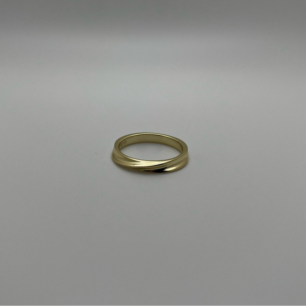Twist 14K Gold Ring - Minimalist Ring - Gold Band - Simple Gold Ring - - Picture 2 of 10